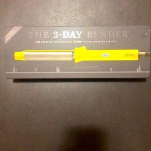 The 3-Day Bender 1" Barrel Digital Curling Iron
